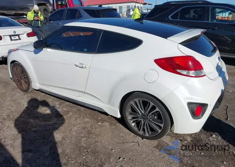 2016 Hyundai Veloster Turbo z USA, uszkodzony, nr VIN KMHTC6AE6GU293273